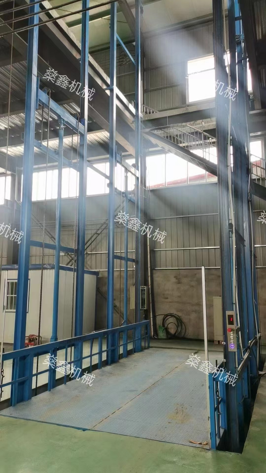 大噸位導(dǎo)軌式貨梯 大噸位導(dǎo)軌式貨梯